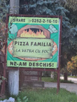 Pizza Familia food