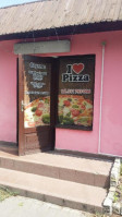 I Love Pizza Poznań outside