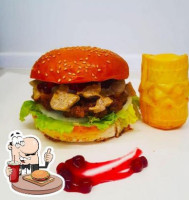 Aleksander Polus Burger House food