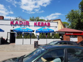Kebab Kadir outside