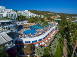 Bodrum Holiday Resort outside