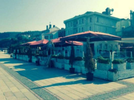 Kız Denizi Cafe outside