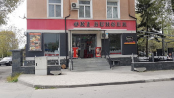 Oki Burger outside