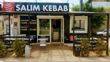 Kebab Salim outside