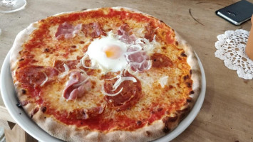 Vesuvio Pizza inside