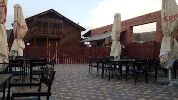 Restoran Khyzhyna inside