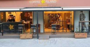 Coffee Island outside