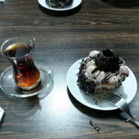 Osman Usta Dondurma Ve Tatlı Salonu food