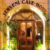 Jerveni Cave outside