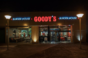 Goody's Burger House inside