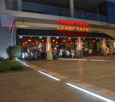 Leroy Café Allee outside
