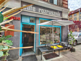 Cafe Rozrusznik Kawiarnia outside