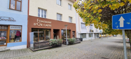 Fontaine Dor Caffe outside