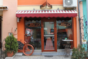 Korzo Café outside