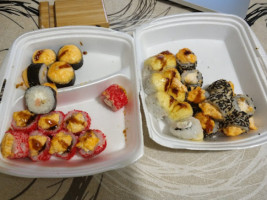 Sushi Wok inside