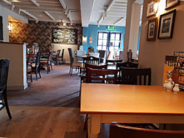 White Horse Broughton Astley inside