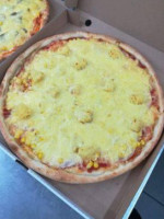 Pizza Palota food