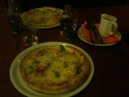 Postakocsi Étterem és Pizzéria food