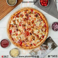 Pizza Mizza Elmlar food