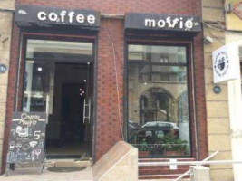 Coffee Moffie outside