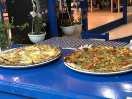 Olive Taverna Pizzeria food