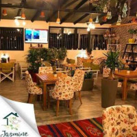 Jasmine Coffee Flowers Shop inside