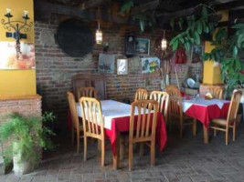 Restorant Kalaja E Prezes inside