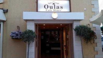 Oulas Cafe Diner inside