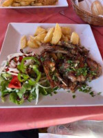 Yiannis Restaurant And Snack Bar food