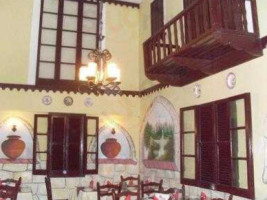 Piatsa Greka Taverna inside