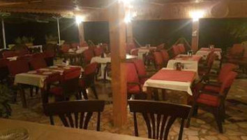 Tumba Bar And Restaurant inside