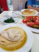 Hummus Fol Aisa inside