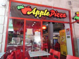 ‪big Apple Pizzza‬ inside