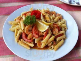 Dréher Söröző és Pesaro Pizzéria food
