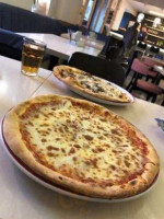 Kékfény Étterem és Pizzéria food