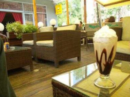Kuydo Coffee Lounge food