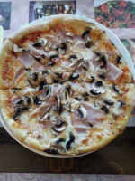 Dante's Pizza food