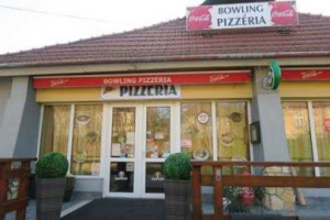 Bowling Pizzéria outside