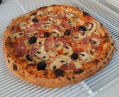 Unik Pizza food