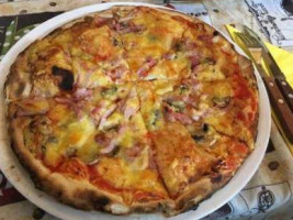 Klotild Pizzéria food