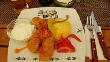 Restaurant Ursul Carpatin food
