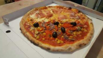 Pizzeria Quattro food