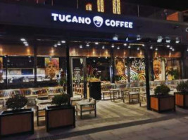 Tucano Coffee outside