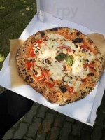 La Pizza Napoletana food