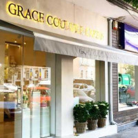Grace Couture Cakes outside