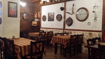 Tavern Stavianis inside