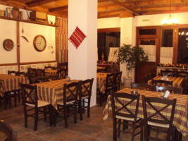 Tavern Stavianis inside