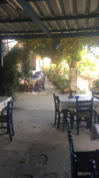 Taverna Vrachos Βραχος inside