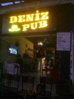 Deniz Pub inside