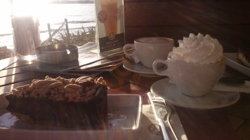 Kahve Dünyası Kuşadası Marina food